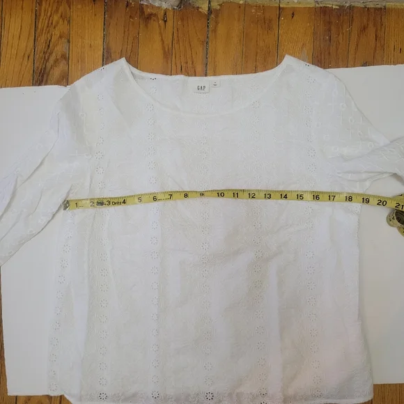 Gap‎ Floral Embroidered Eyelet White Blouse M EUC Cottagecore Preppy Boho - Picture 6 of 7
